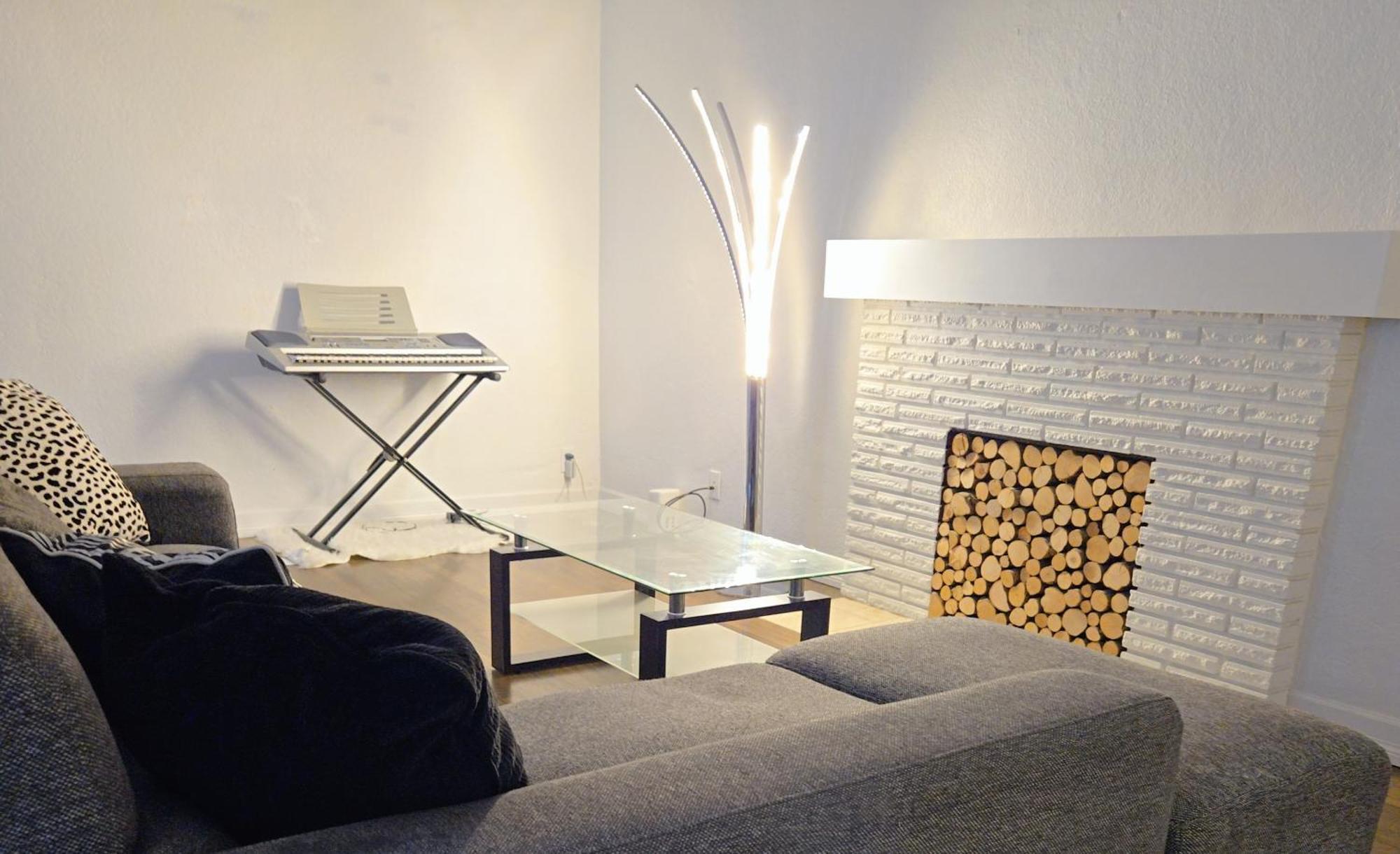 Cozy Stylish Black & White Design Room In The Heart Of Vancouver! Private Parking, Self Check-In & Just 4 Mins To Metrotown! Exterior foto
